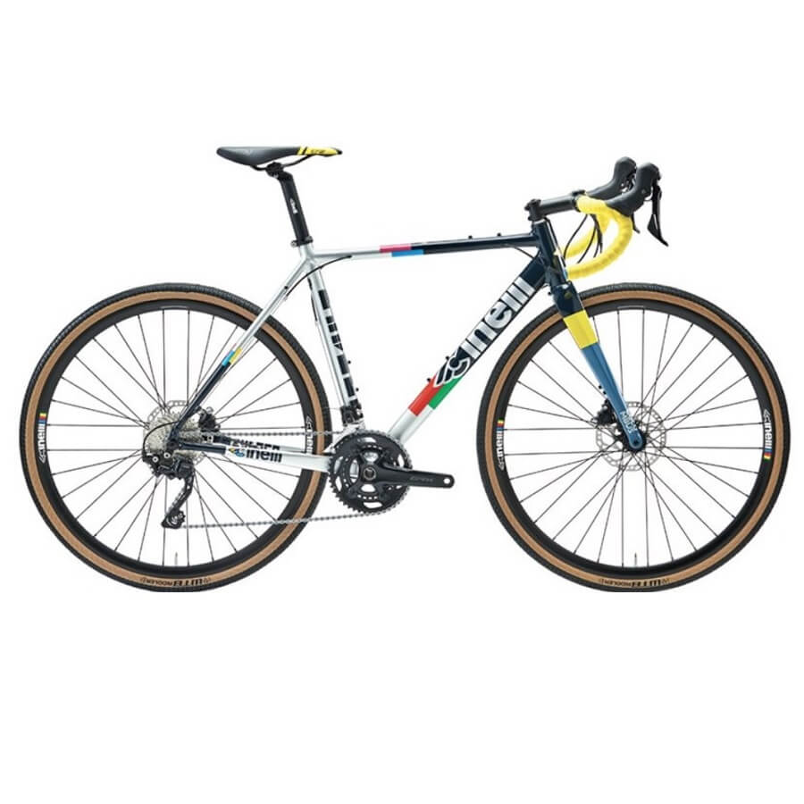 Zydeco confirms itself as the reference range for gravel in its iconic model that has evolved over the years from the cyclocross discipline
Price list € 2.150,00 PROMO € 1.749,00
AVAILABLE NOW in Large /56