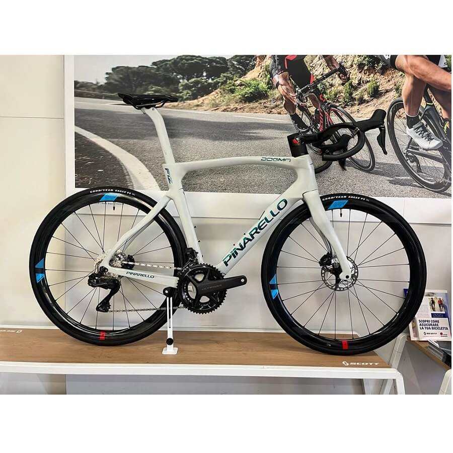Pinarello Dogma F12 Disk Size 56. 
Used frame in perfect condition with residual warranty until May 2026
Price € 6.700,00